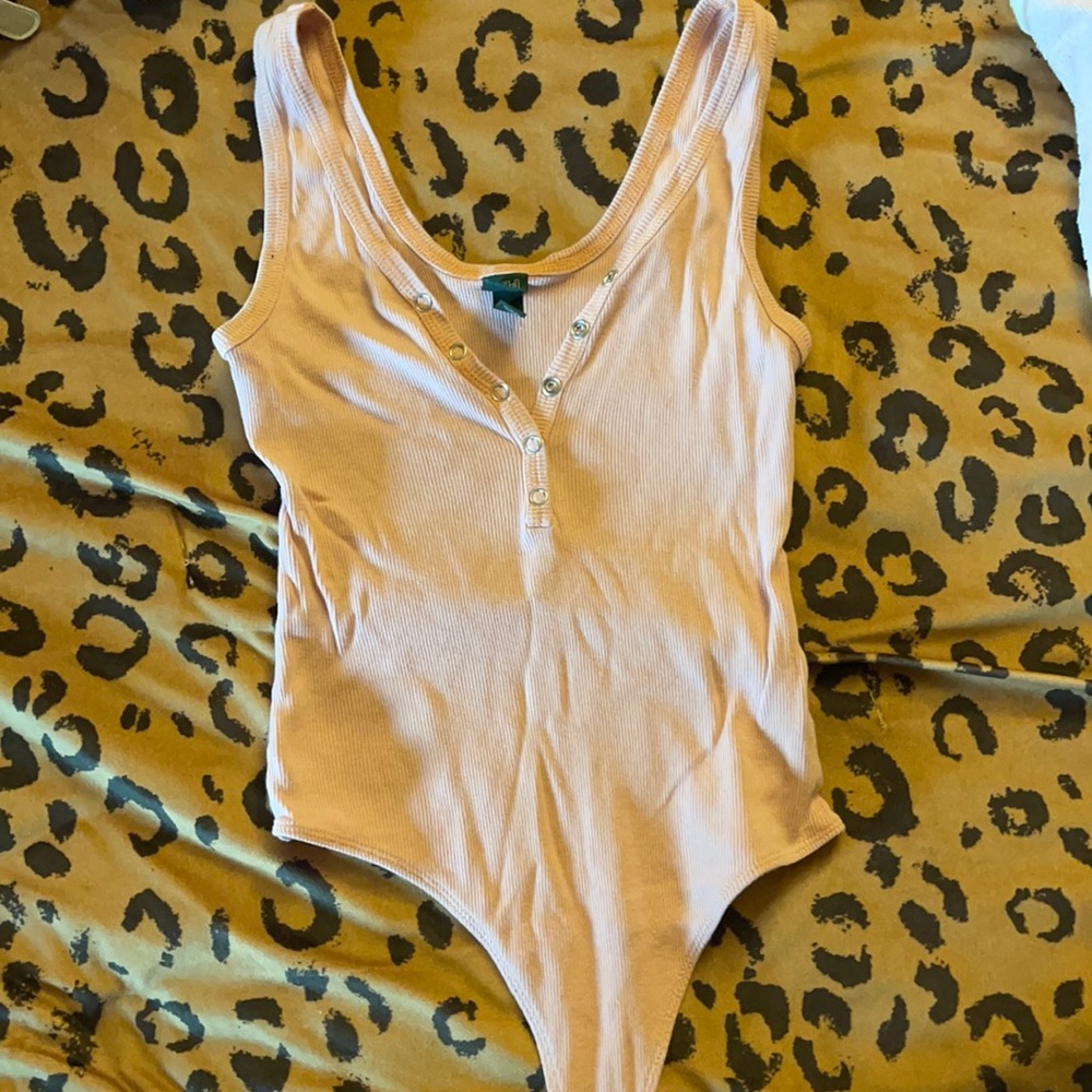 Super cute bodysuit only worn once